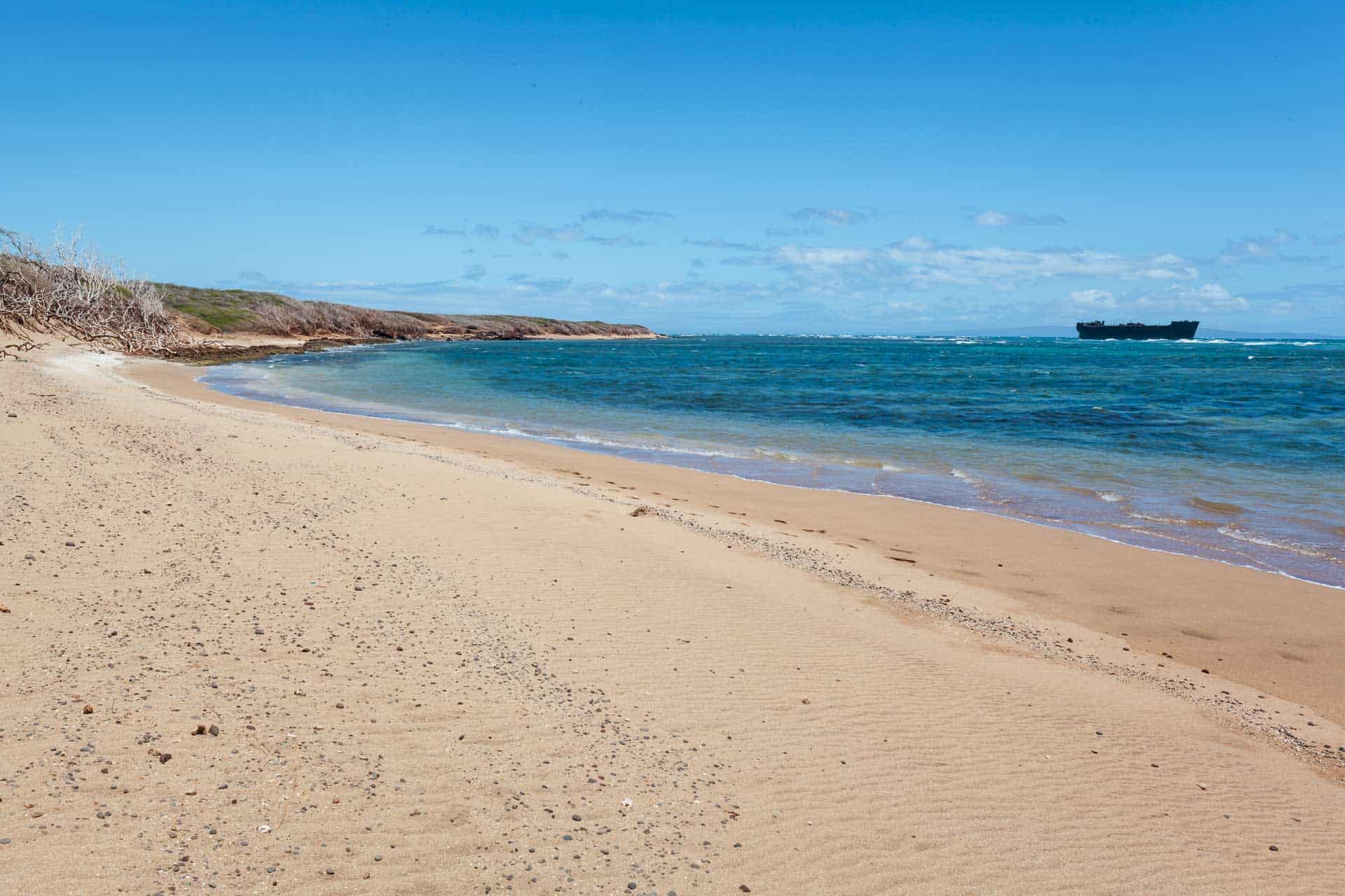 places to visit in lanai - shipwreck beach