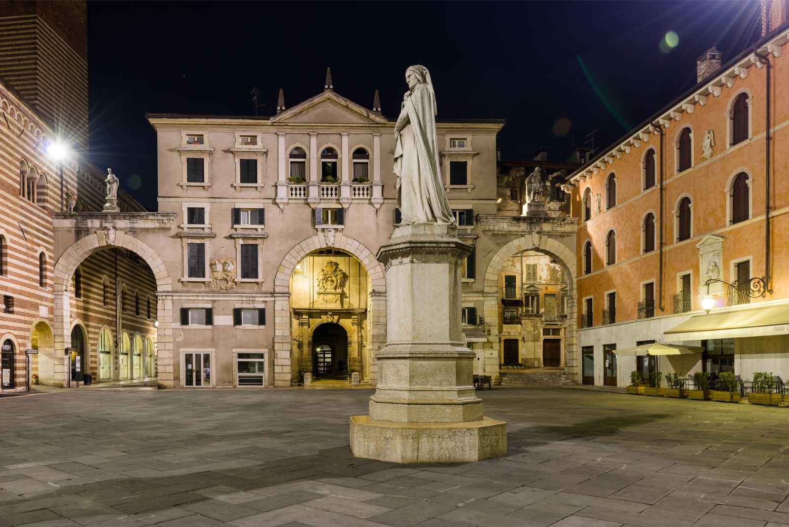 Things to Do in Verona Piazza dei Signori