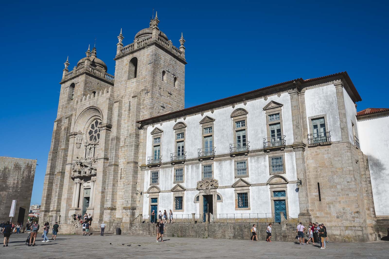 things to do in portugal lisbon cathedral