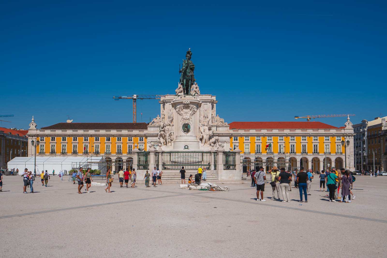 3 days in lisbon praca do comercio