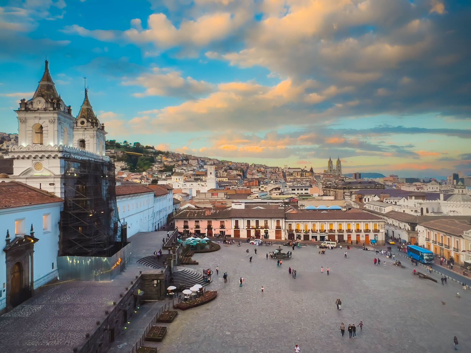 Best things to do in Quito Ecuador Plaza de San Francisco